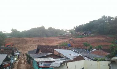 Banjir lumpur di Kampung Mulya karang maritim akibat proyek tanah kapling