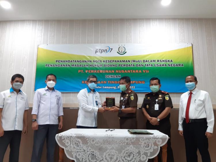 Stabilisasi Ekonomi, PTPN VII Perpanjang Kerjasama dengan Kejati