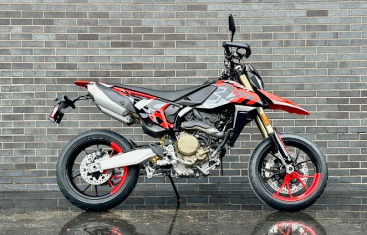 Catat Tanggalnya, Ducati Akan Luncurkan Dua Moge Baru di Candi Prambanan.